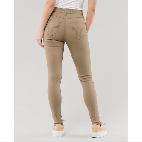 Hollister High-Rise Super Skinny Khaki Jean - Picture 2 of 13